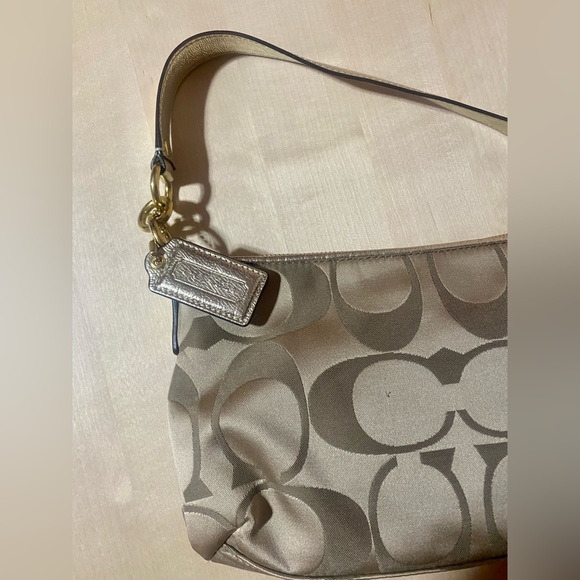 Coach Crossbody/Baguette Purse - Picture 3 of 3